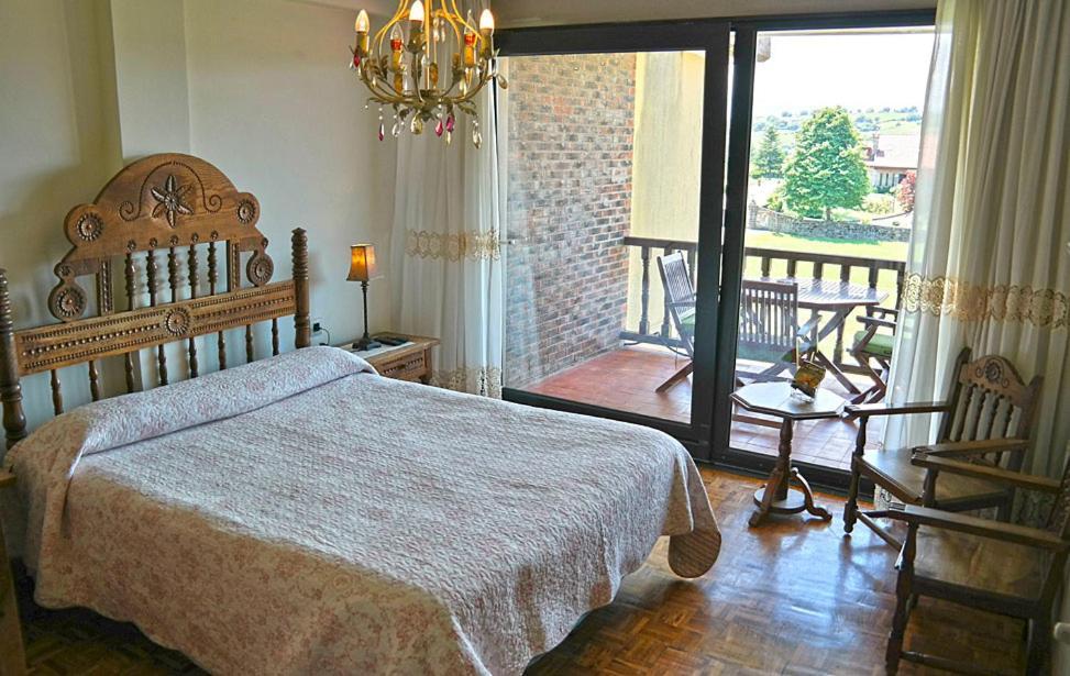 Hospedaje Villa Pilar Сантильяна-дель-Мар Экстерьер фото